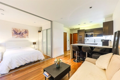 Longfield Avenue, Ealing - W5 view 1