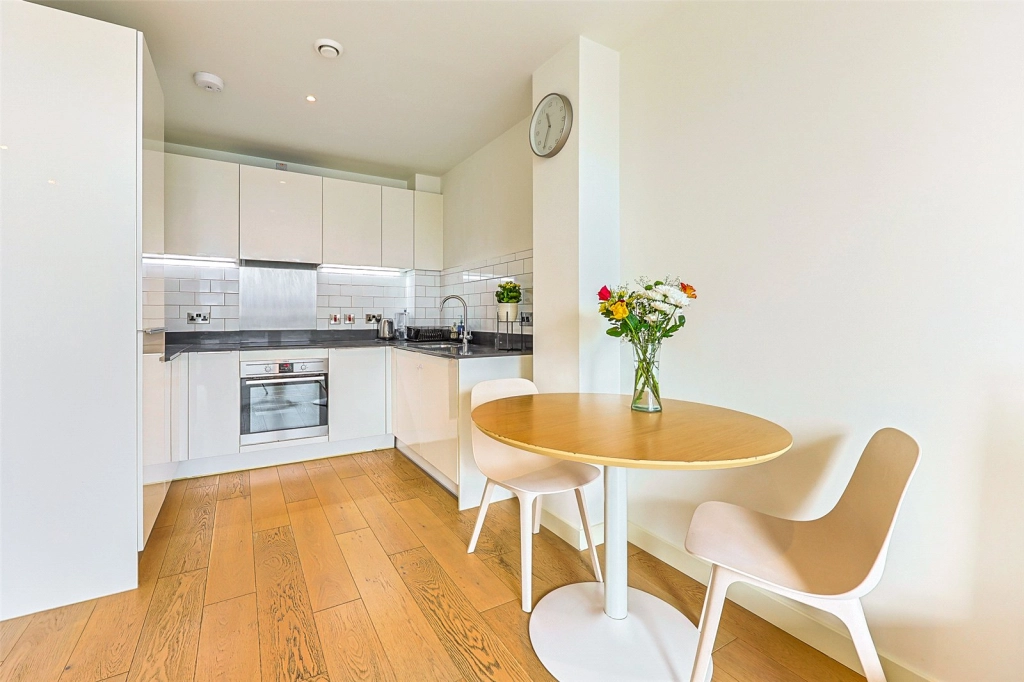 1 bedroom apartments/flats for sale in Capitol Way, Colindale - NW9 view 4