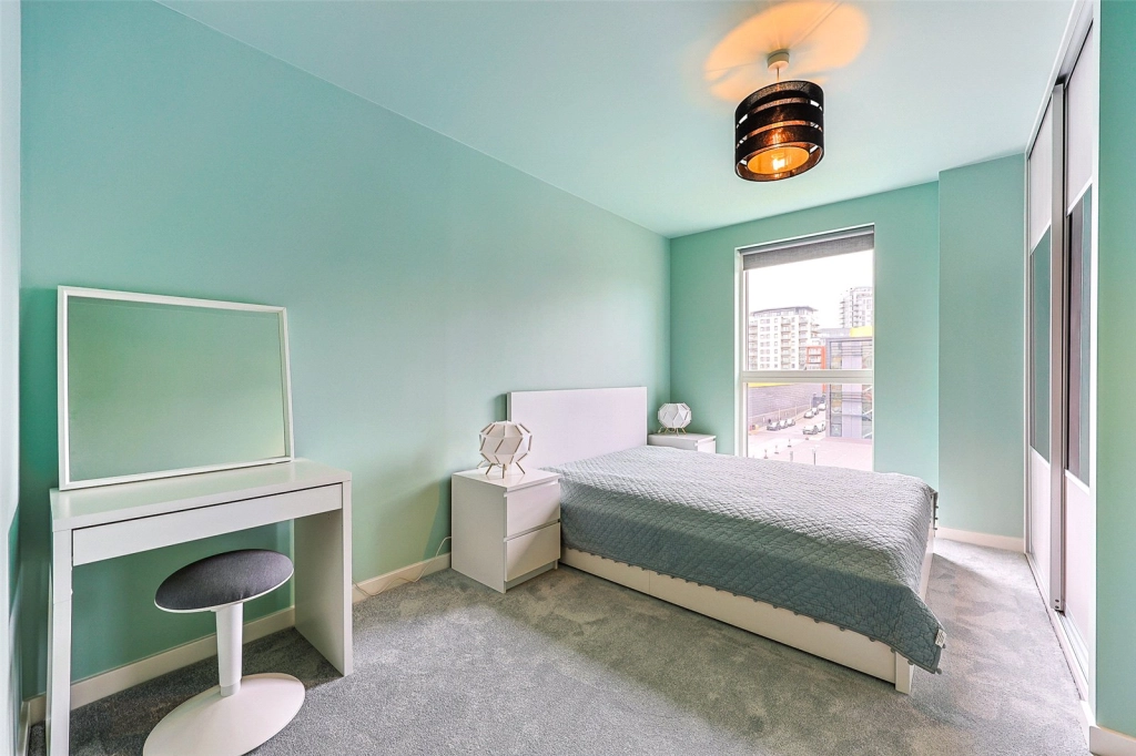 2 bedrooms apartments/flats for sale in Lismore Boulevard, Colindale Garden, Colindale - NW9 view 4