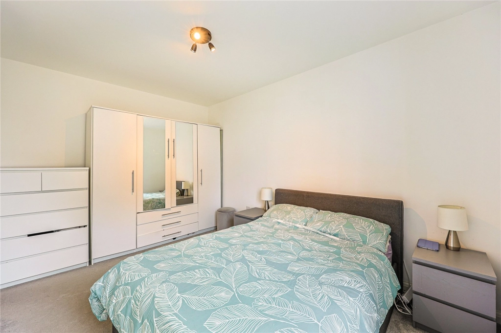 2 bedrooms apartments/flats for sale in Coxwell Boulevard, Colindale - NW9 view 7