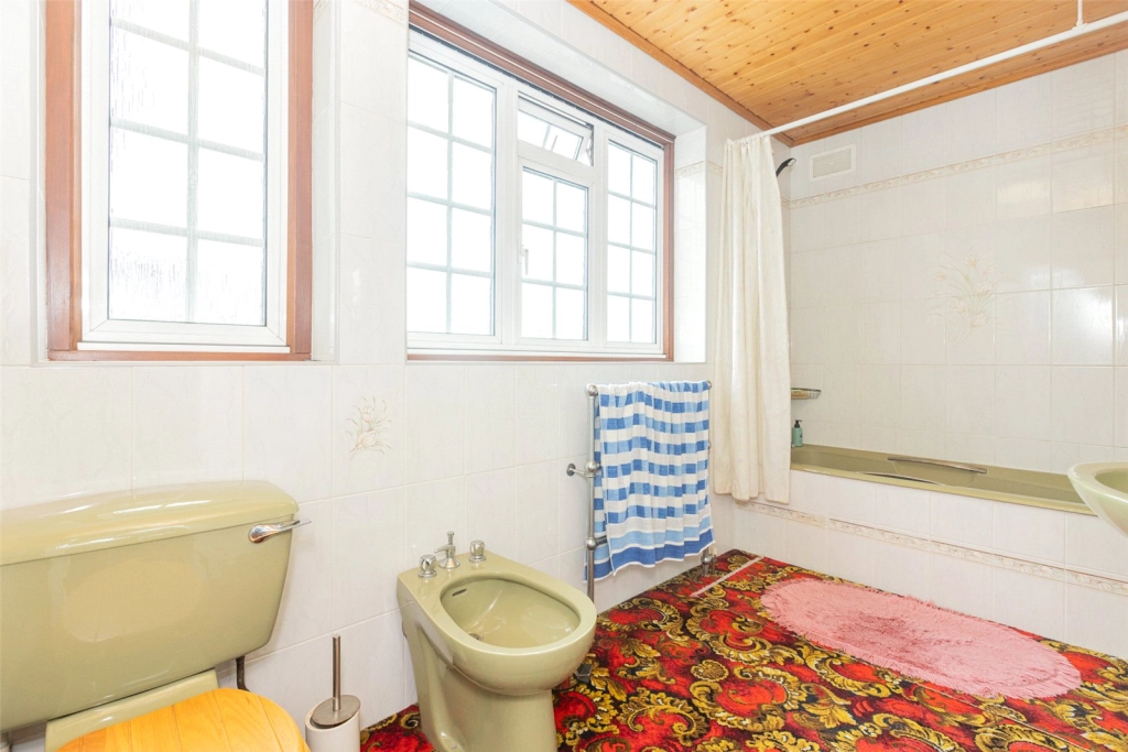 4 bedrooms houses for sale in Barn Hill, Wembley - HA9 view 18