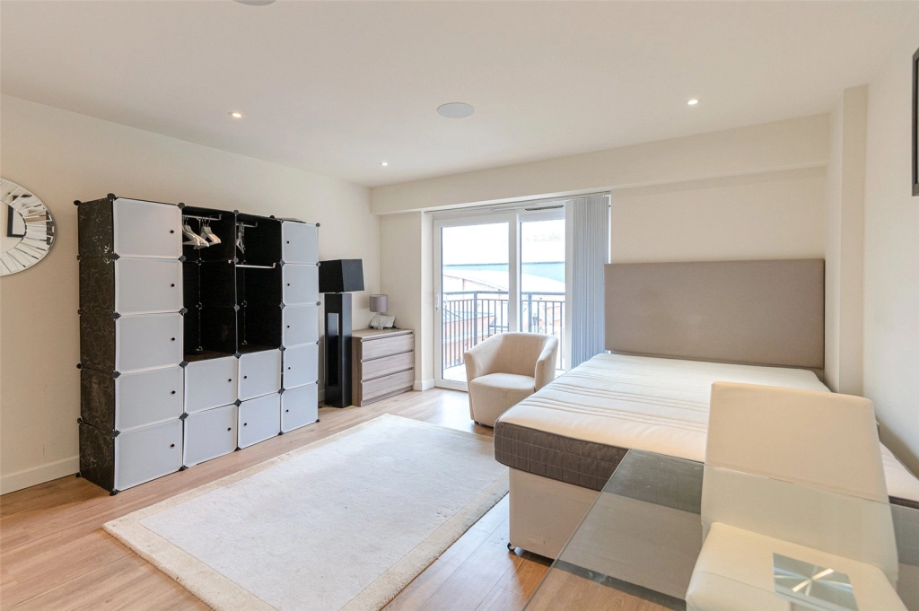 Studio apartments/flats for sale in Beaufort Square, Beaufort Park, Colindale - NW9 view 2