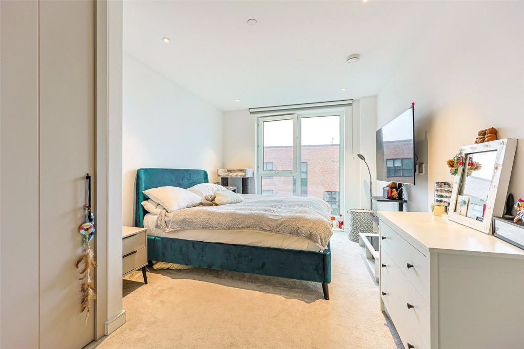 2 bedrooms apartments/flats for sale in Cedrus Avenue, Southall - UB1 view 15