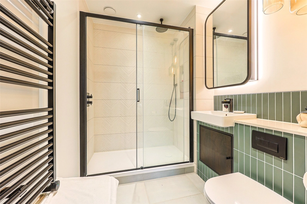 2 bedrooms apartments/flats for sale in Cedrus Avenue, Southall - UB1 view 8