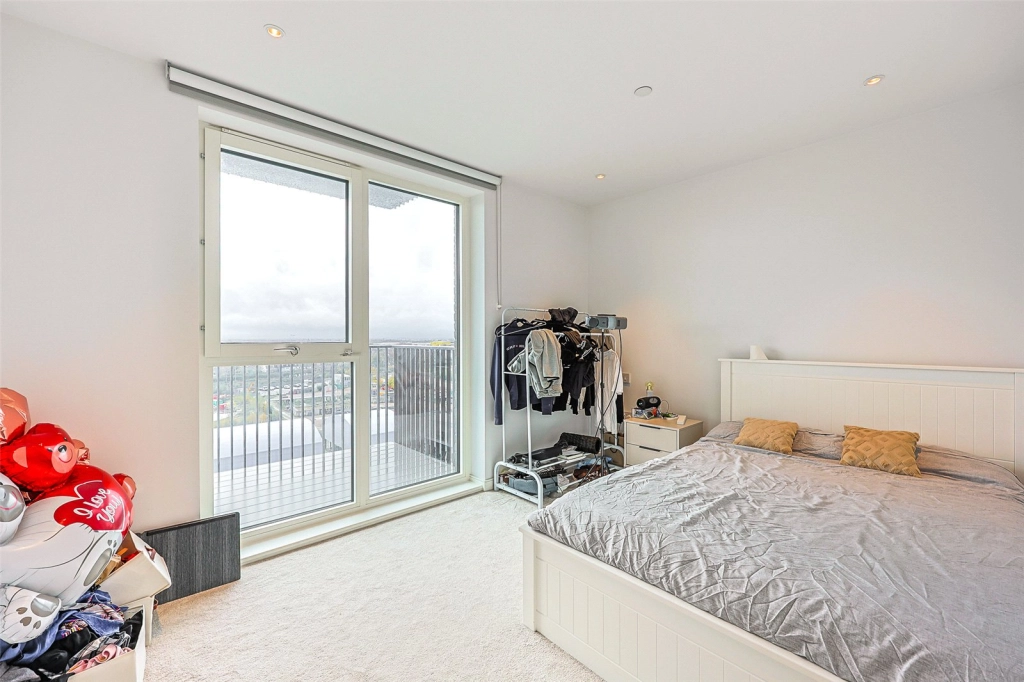 2 bedrooms apartments/flats for sale in Cedrus Avenue, Southall - UB1 view 6