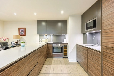 East Drive, Beaufort Park, Colindale - NW9 view 7