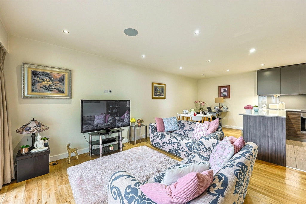 2 bedrooms apartments/flats for sale in East Drive, Beaufort Park, Colindale - NW9 view 2