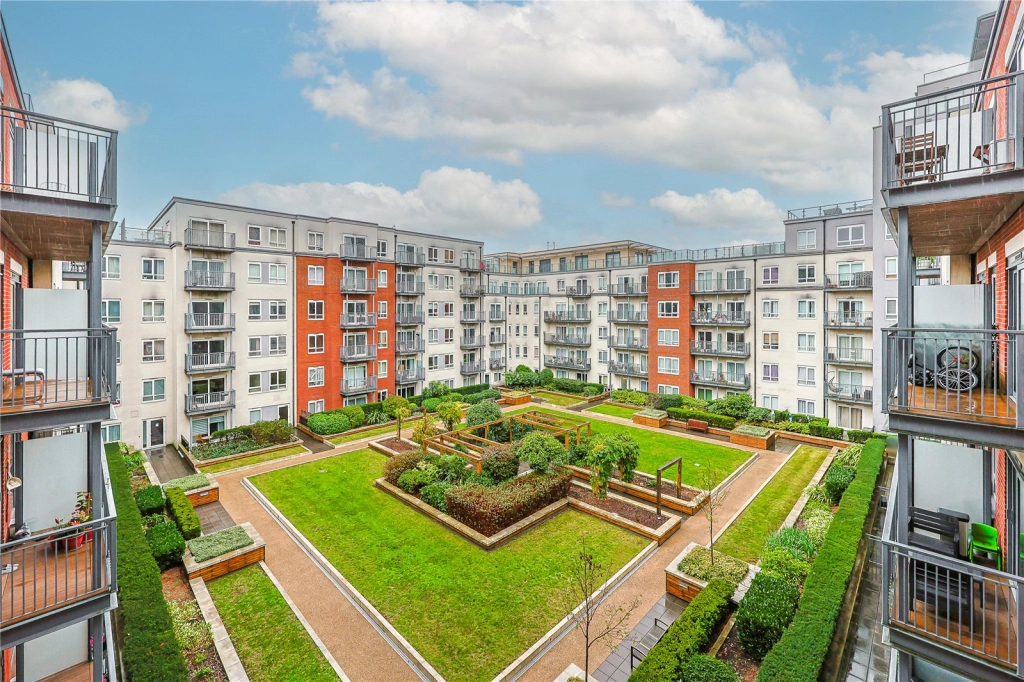 2 bedrooms apartments/flats for sale in East Drive, Beaufort Park, Colindale - NW9 view 15