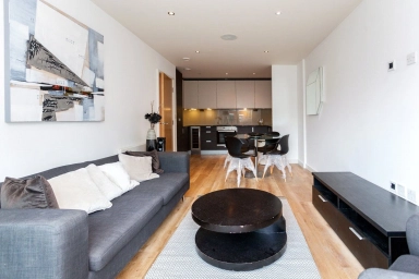 Aerodrome Road, Beaufort Park, Colindale - NW9 view 4