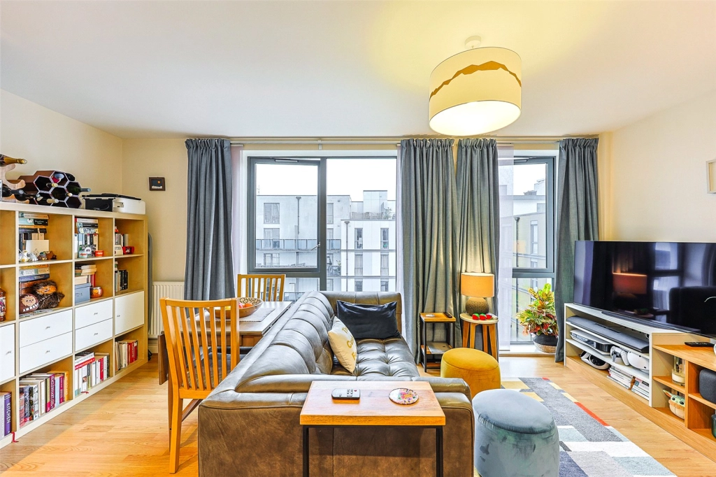 1 bedroom apartments/flats for sale in Salk Close, Colindale - NW9 view 5