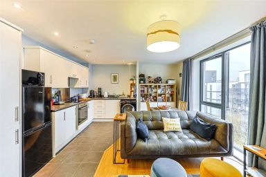 Salk Close, Colindale - NW9 view 3