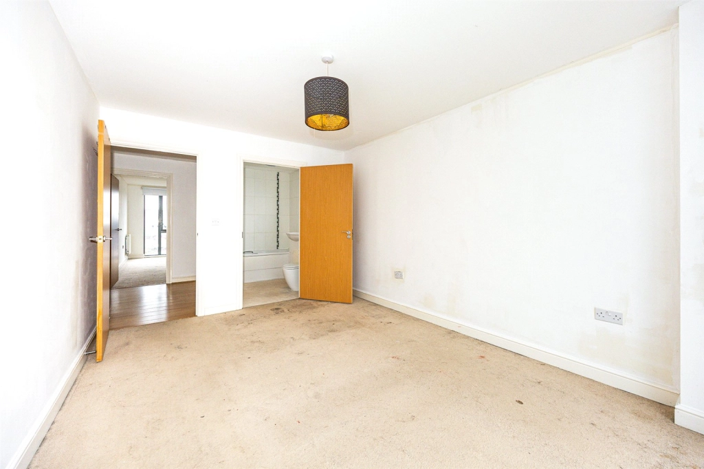 2 bedrooms apartments/flats for sale in Lingard Avenue, Colindale - NW9 view 7