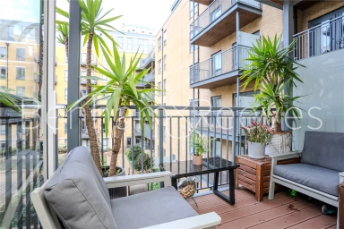 Caversham Road, Beaufort Park, Colindale - NW9 view 9