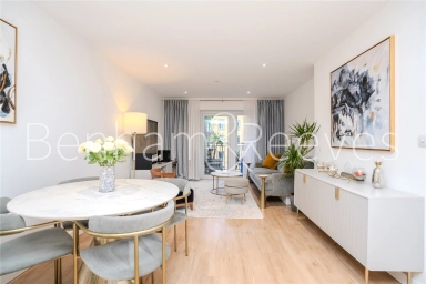 Caversham Road, Beaufort Park, Colindale - NW9 view 3