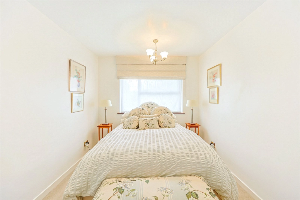 3 bedrooms houses for sale in Hardwick Green, Ealing - W13 view 12