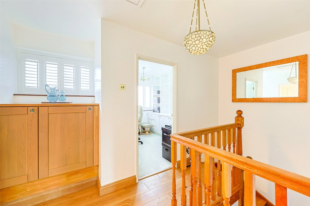 3 bedrooms houses for sale in Hardwick Green, Ealing - W13 view 11