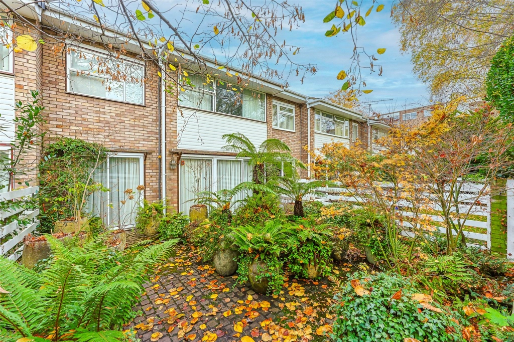 3 bedrooms houses for sale in Hardwick Green, Ealing - W13 view 10