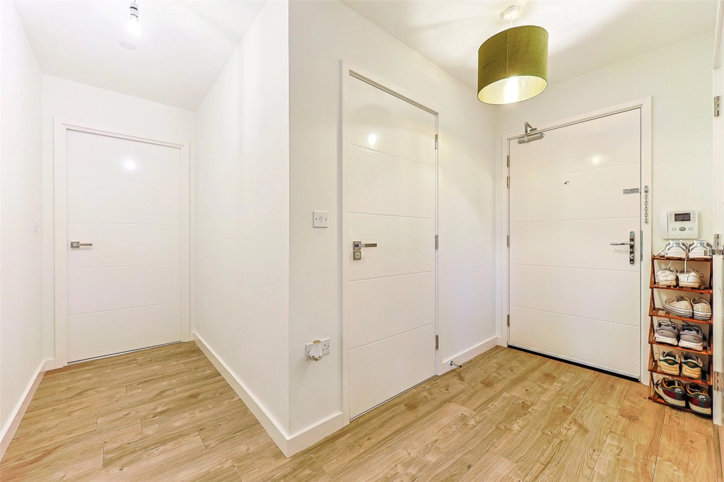 2 bedrooms apartments/flats for sale in Westmoreland Road, Colindale - NW9 view 4