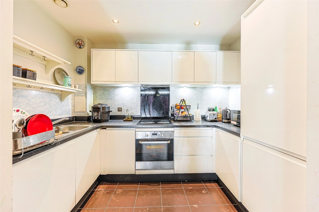 2 bedrooms apartments/flats for sale in Telegraph Avenue, Colindale - NW9 view 4
