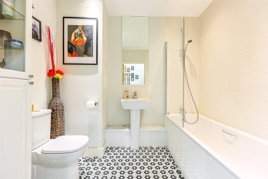 Telegraph Avenue, Colindale - NW9 view 9