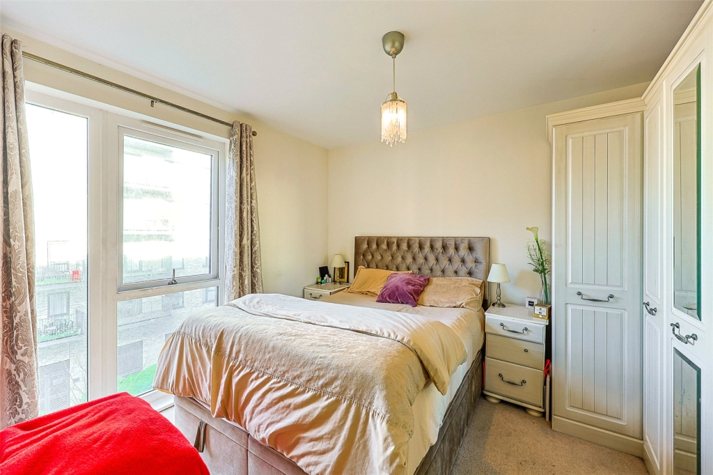 2 bedrooms apartments/flats for sale in Telegraph Avenue, Colindale - NW9 view 5