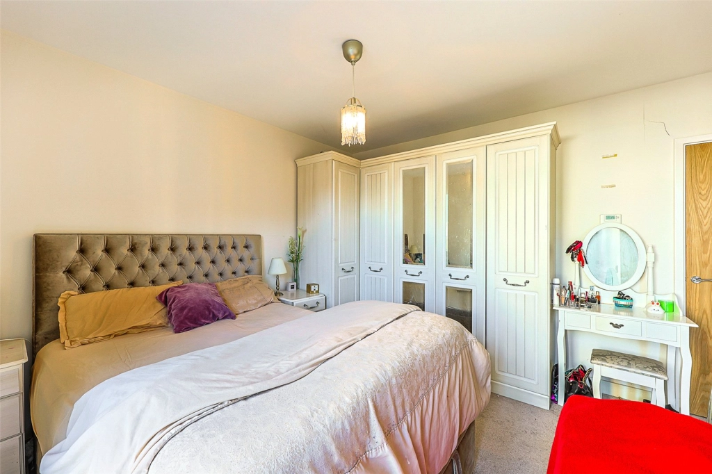 2 bedrooms apartments/flats for sale in Telegraph Avenue, Colindale - NW9 view 7
