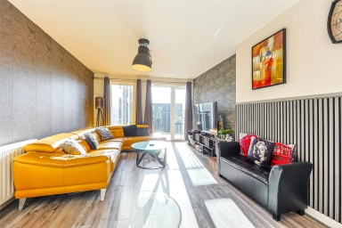 Telegraph Avenue, Colindale - NW9 view 2