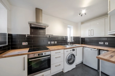 Colindeep Lane, Colindale - NW9 view 3