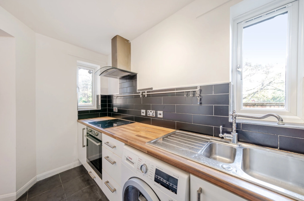 2 bedrooms apartments/flats for sale in Colindeep Lane, Colindale - NW9 view 6