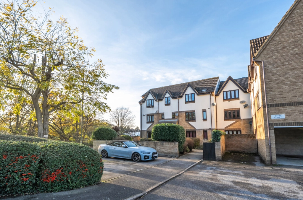 2 bedrooms apartments/flats for sale in Colindeep Lane, Colindale - NW9 view 10