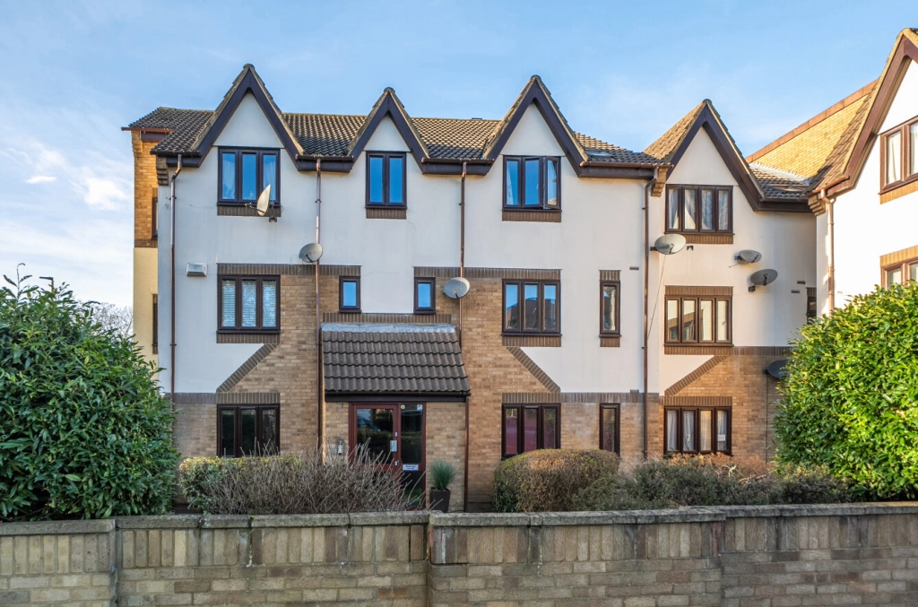 2 bedrooms apartments/flats for sale in Colindeep Lane, Colindale - NW9 view 11