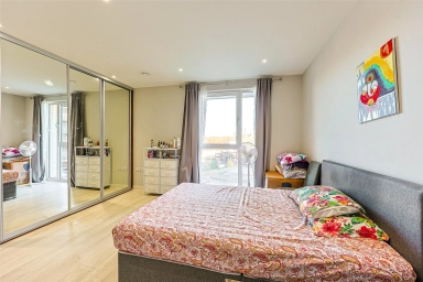 Moorhen Drive, Colindale - NW9 view 5