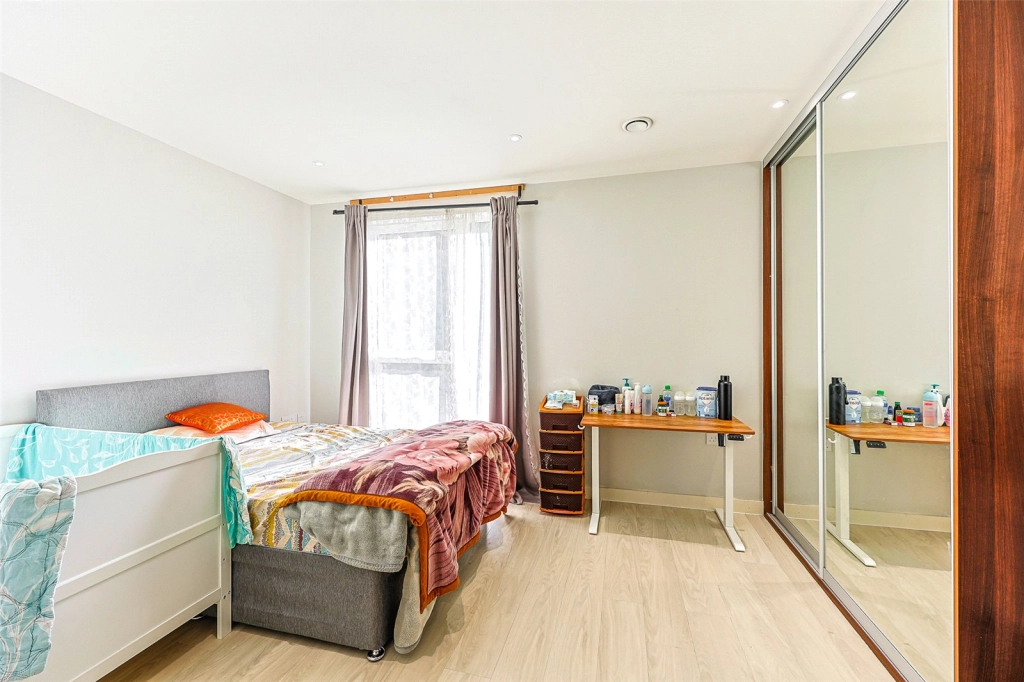 2 bedrooms apartments/flats for sale in Moorhen Drive, Colindale - NW9 view 14