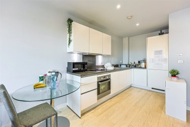 Moorhen Drive, Colindale - NW9 view 7