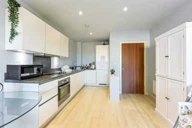 Moorhen Drive, Colindale - NW9 view 11