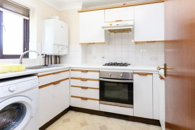 Swan Drive, Colindale - NW9 view 6