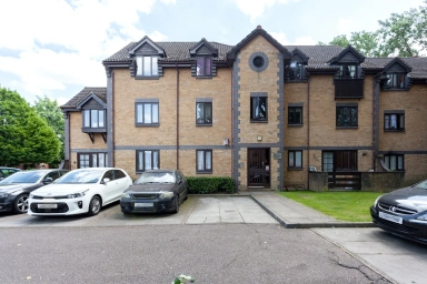 Swan Drive, Colindale - NW9 view 1