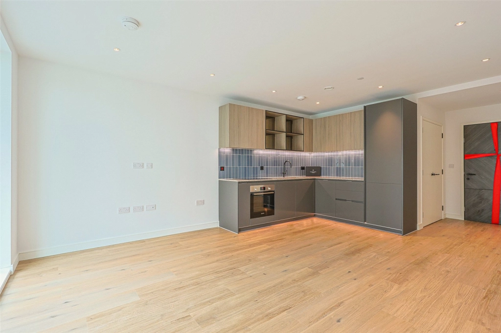 1 bedroom apartments/flats for sale in Cedrus Avenue, Southall - UB1 view 2