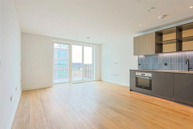 Cedrus Avenue, Southall - UB1 view 14