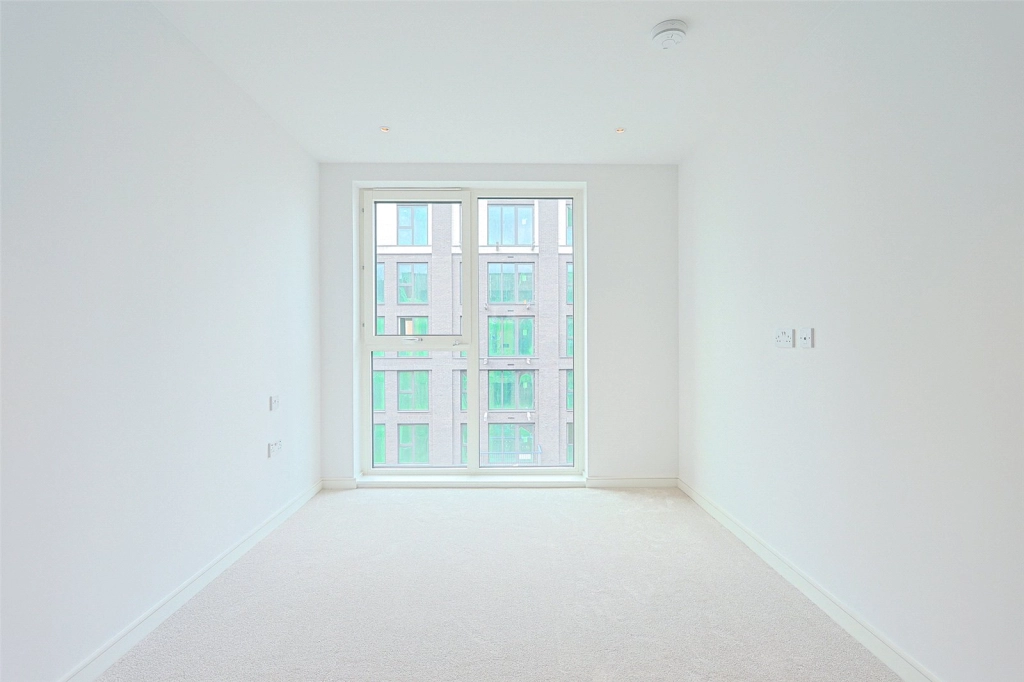 1 bedroom apartments/flats for sale in Cedrus Avenue, Southall - UB1 view 5