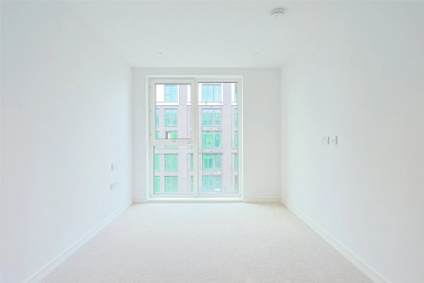 Cedrus Avenue, Southall - UB1 view 5