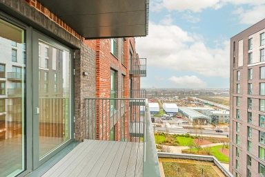 Cedrus Avenue, Southall - UB1 view 9