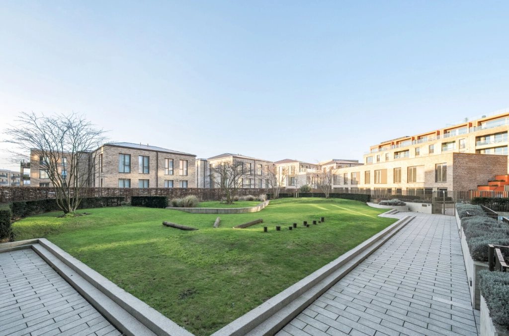 2 bedrooms apartments/flats for sale in Royal Engineers Way, Mill Hill - NW7 view 24