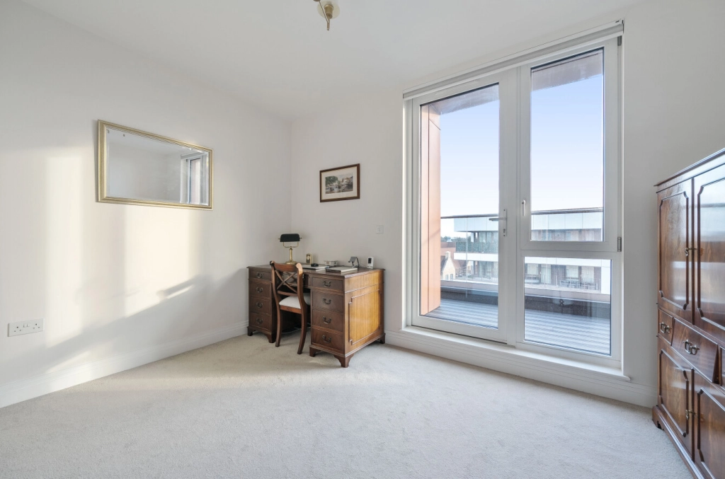 2 bedrooms apartments/flats for sale in Royal Engineers Way, Mill Hill - NW7 view 7