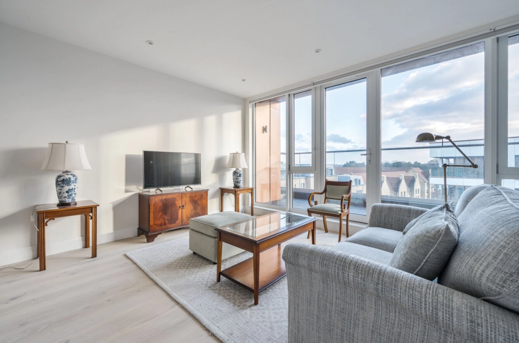 2 bedrooms apartments/flats for sale in Royal Engineers Way, Mill Hill - NW7 view 3