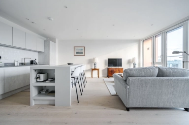 Royal Engineers Way, Mill Hill - NW7 view 13