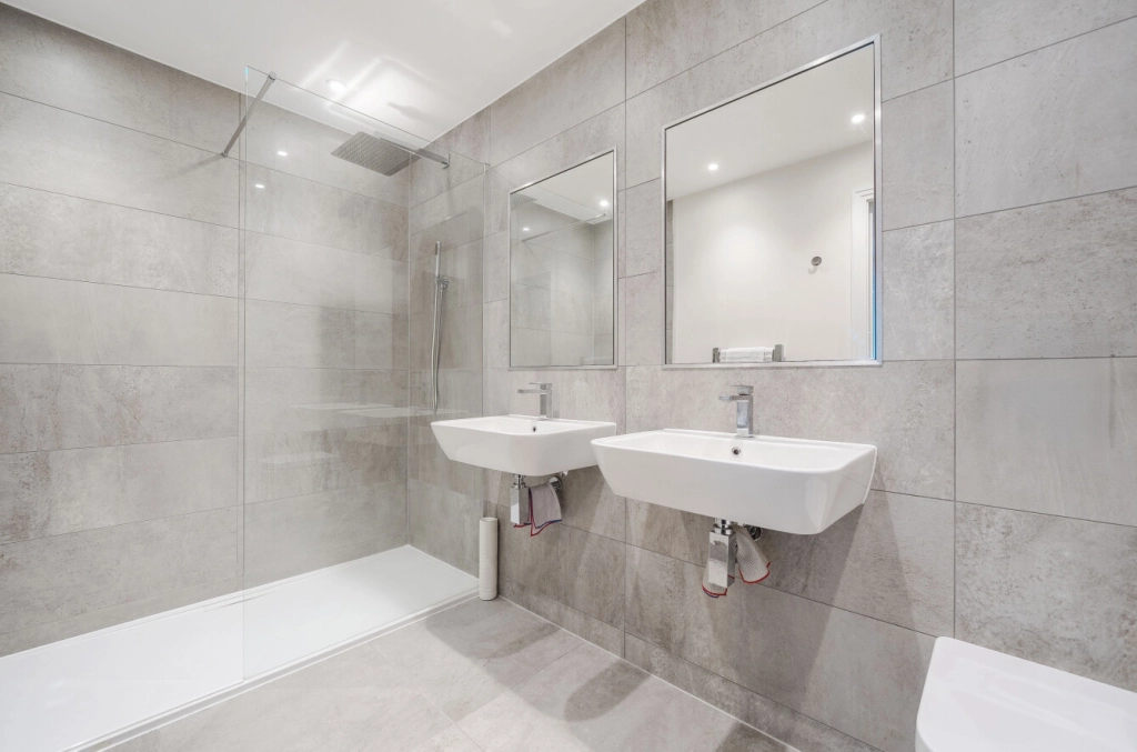 2 bedrooms apartments/flats for sale in Royal Engineers Way, Mill Hill - NW7 view 6