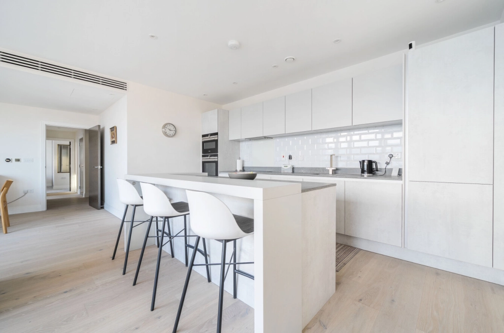 2 bedrooms apartments/flats for sale in Royal Engineers Way, Mill Hill - NW7 view 4