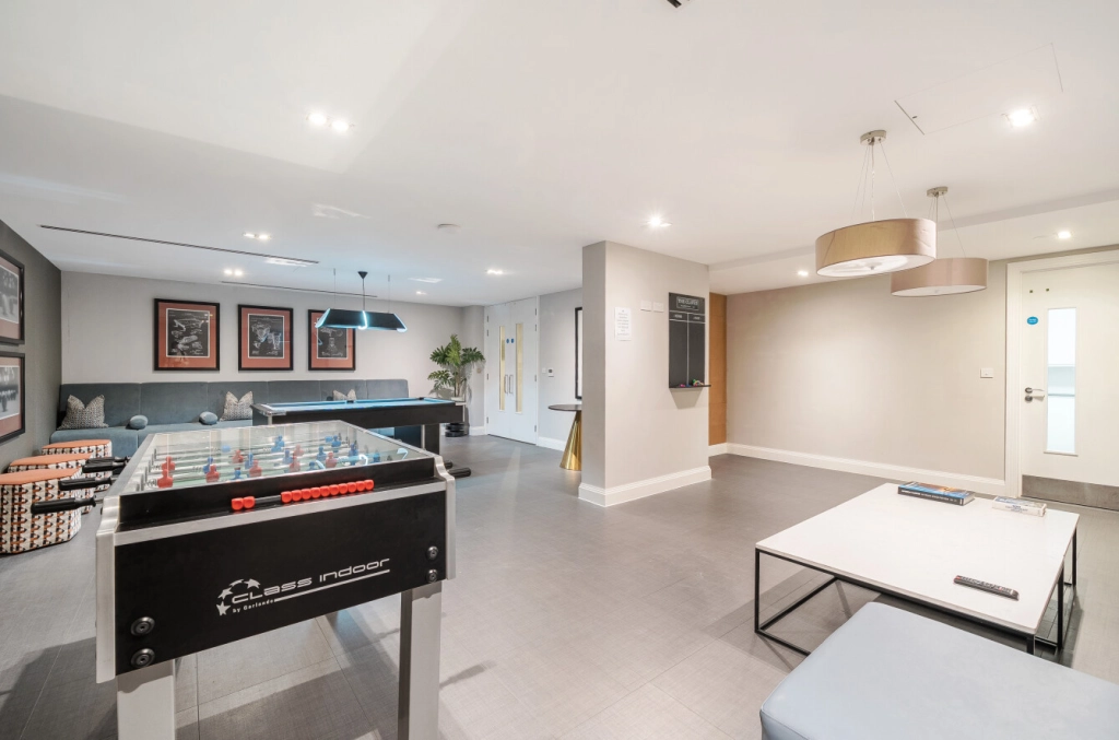 2 bedrooms apartments/flats for sale in Royal Engineers Way, Mill Hill - NW7 view 20