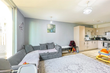 Capitol Way, Colindale - NW9 view 3